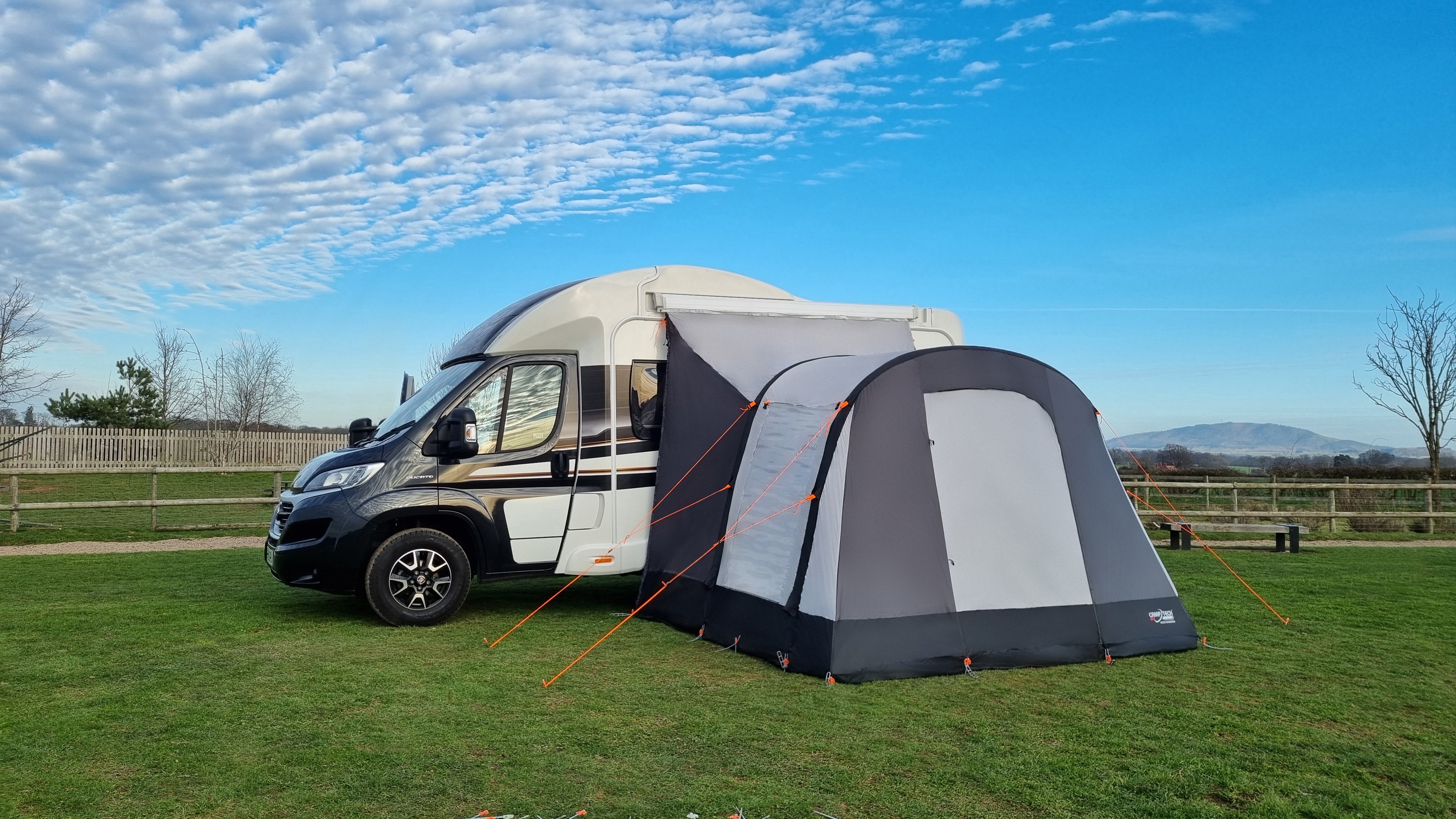 Camptech Moto Kingston Low Air Drive Away Awning