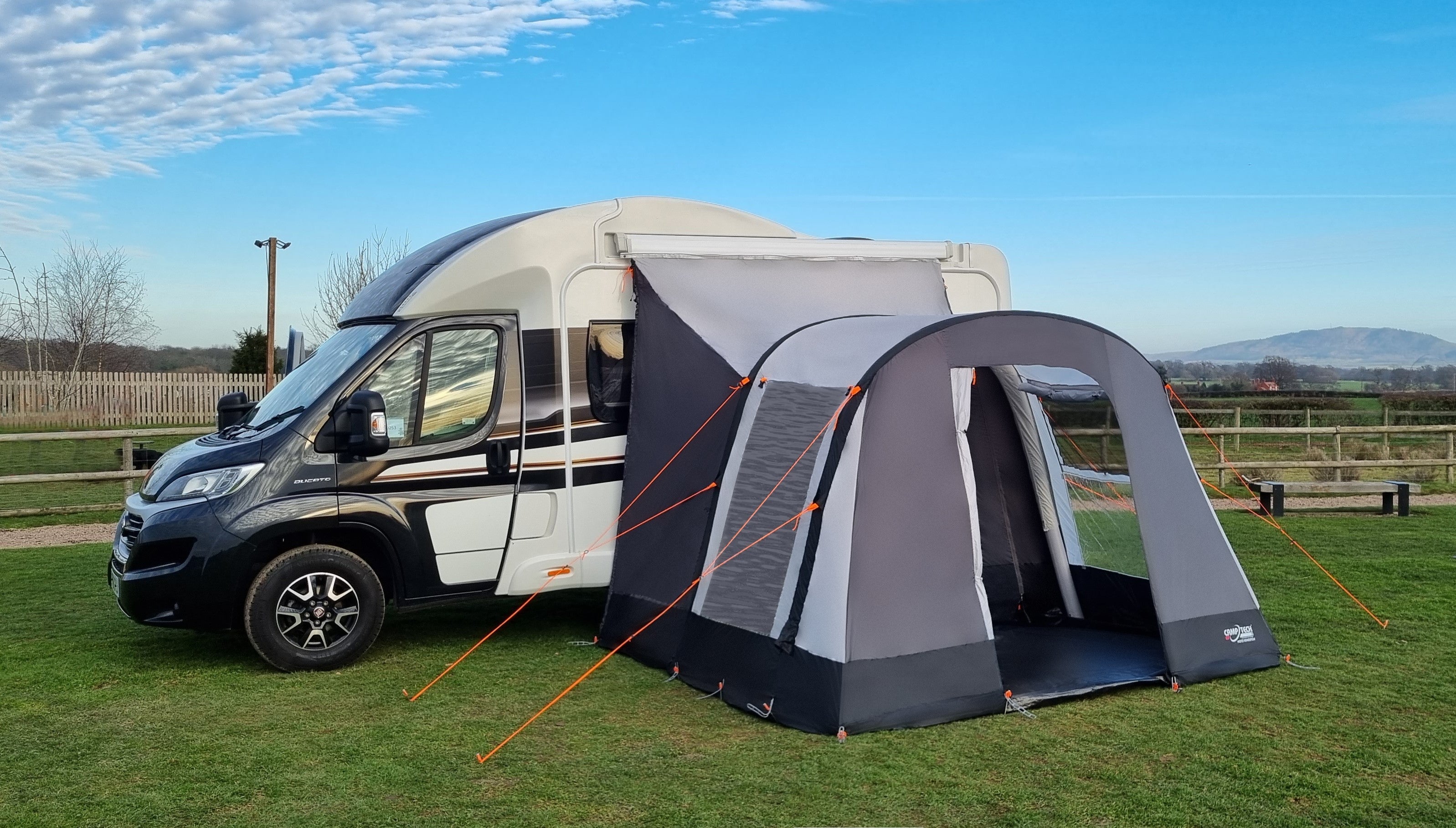 Camptech Moto Kingston Low Air Drive Away Awning