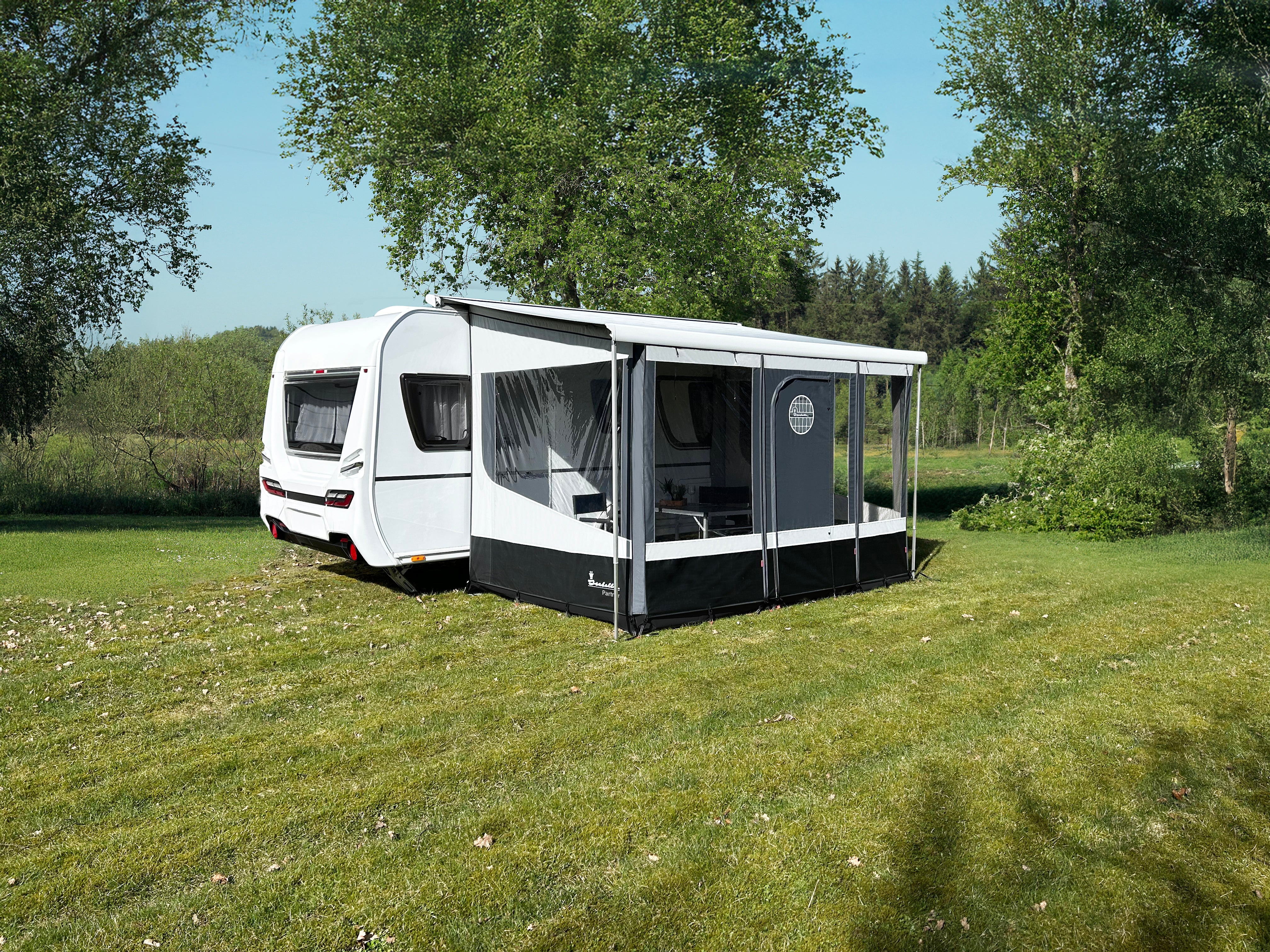 Isabella Partner - Side Panel 250