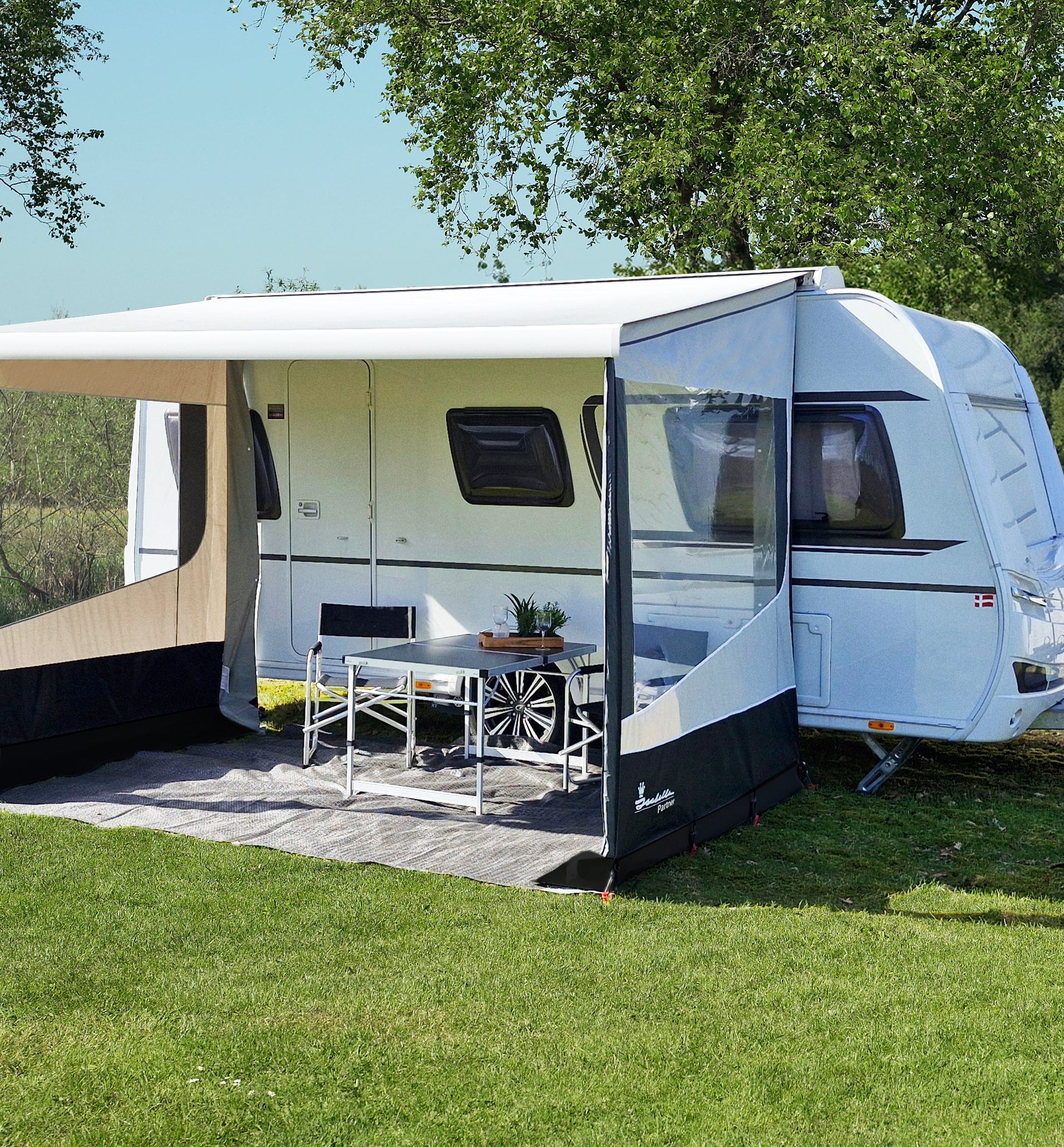 Isabella Partner - Side Panel 250