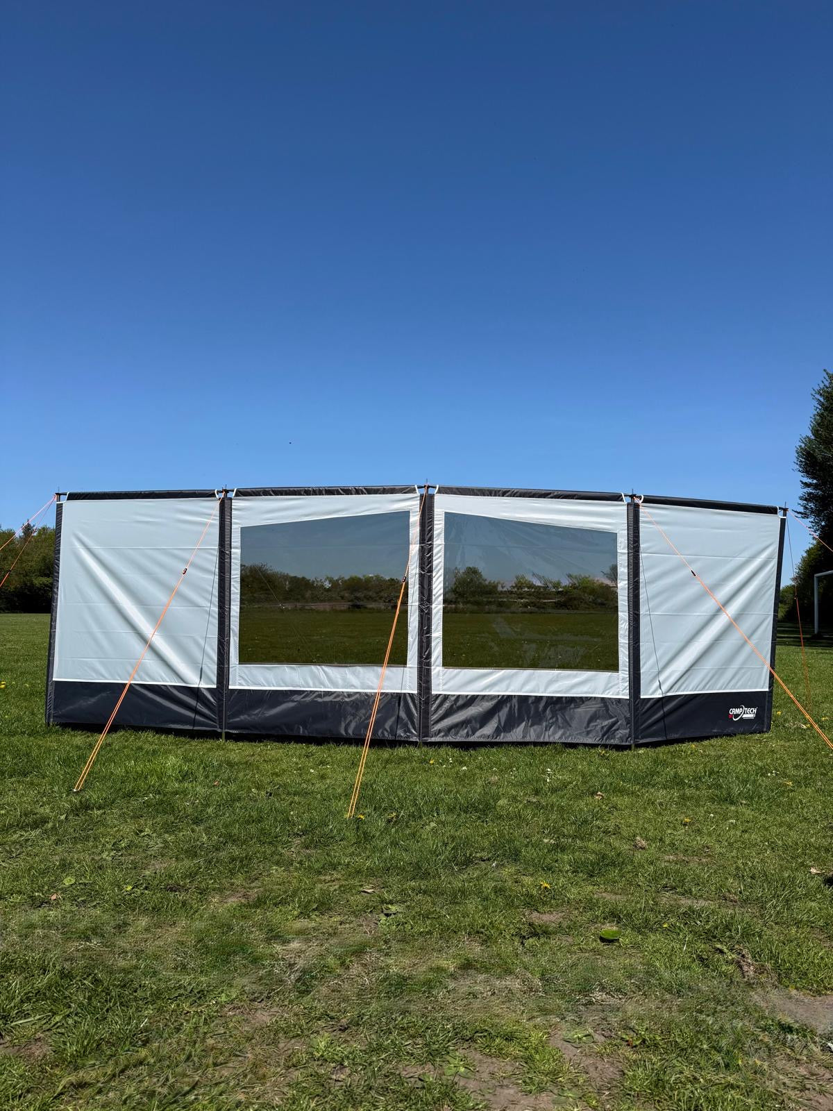 Camptech Carnival Poled Windbreak