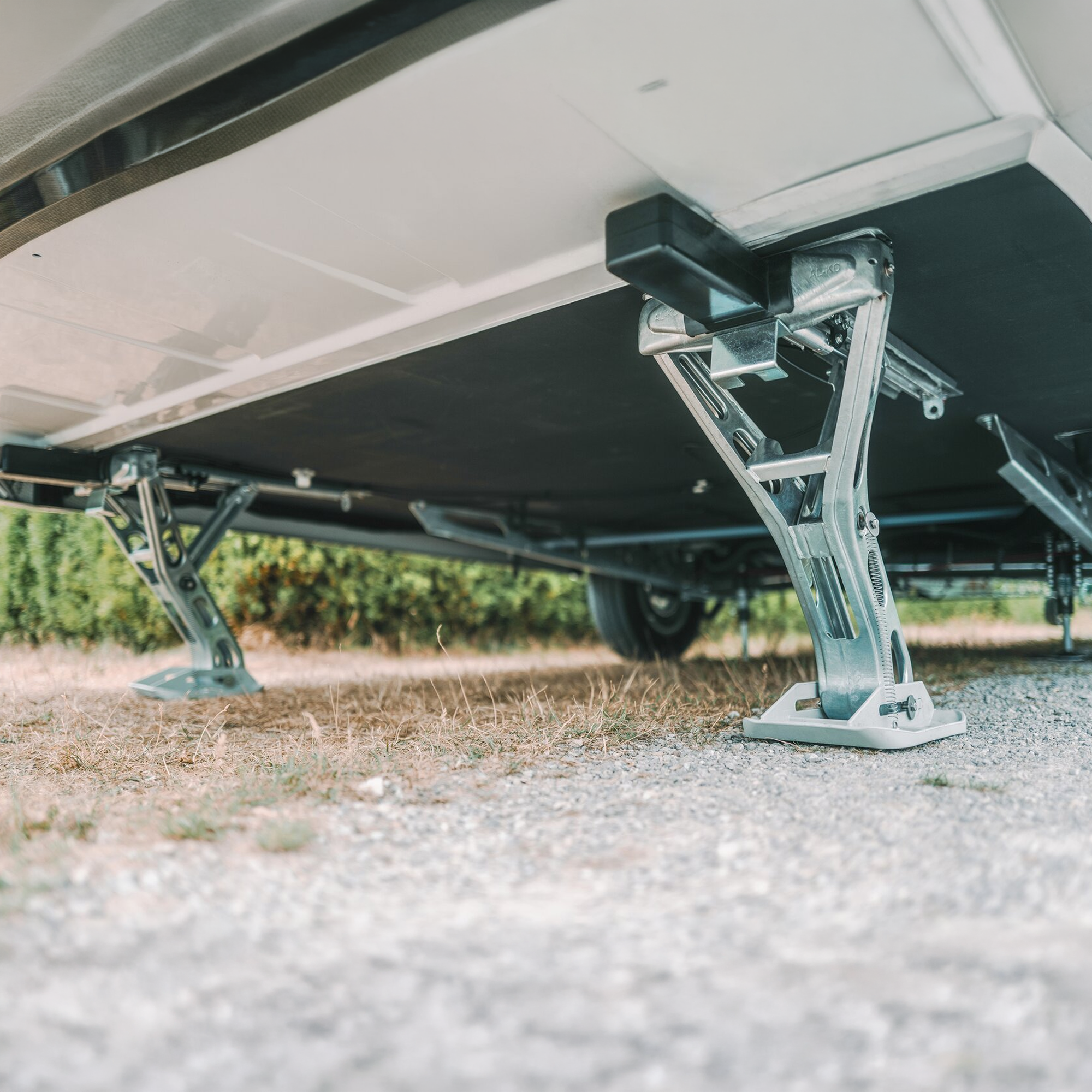 ALKO E&P LevelC Hydraulic Levelling System For Caravans
