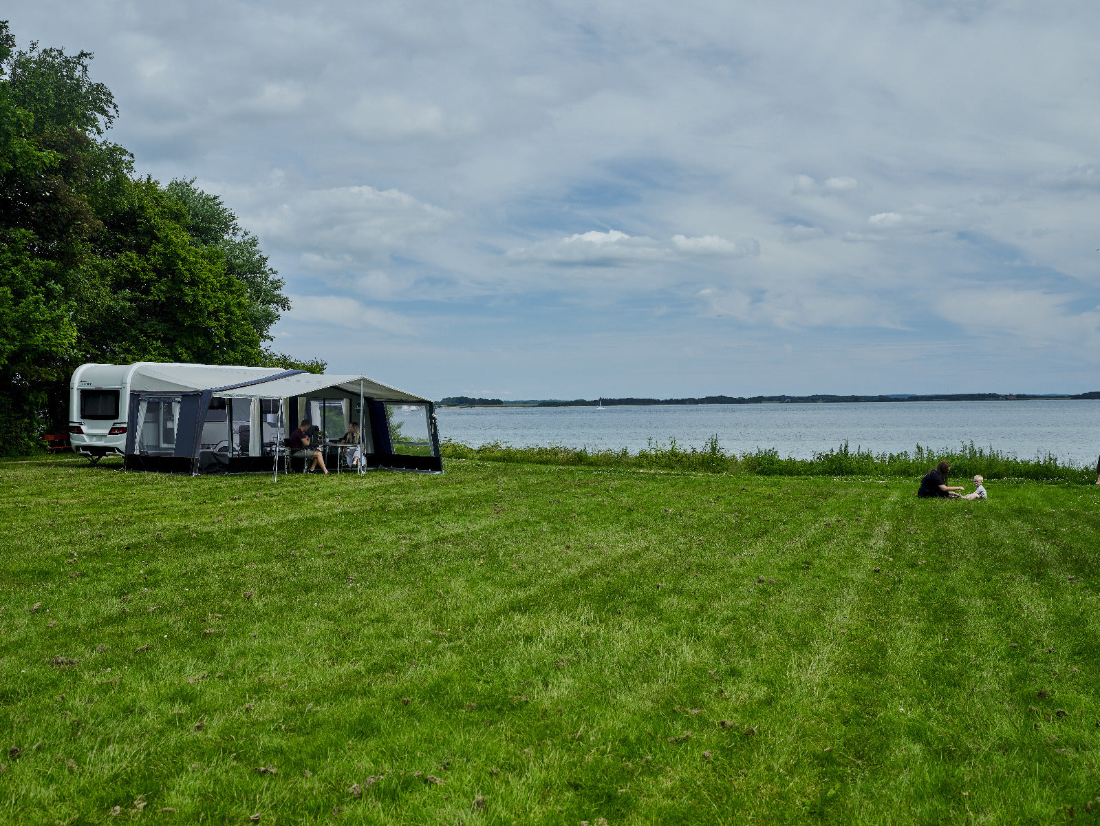 Isabella Atlas Front Caravan Awning Sun Canopy