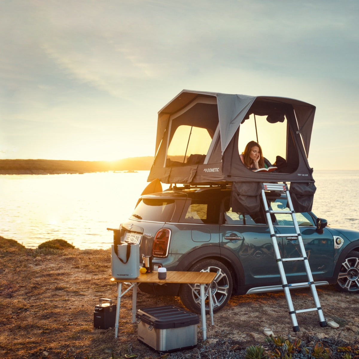 Dometic TRT 140 AIR Inflatable Rooftop Tent