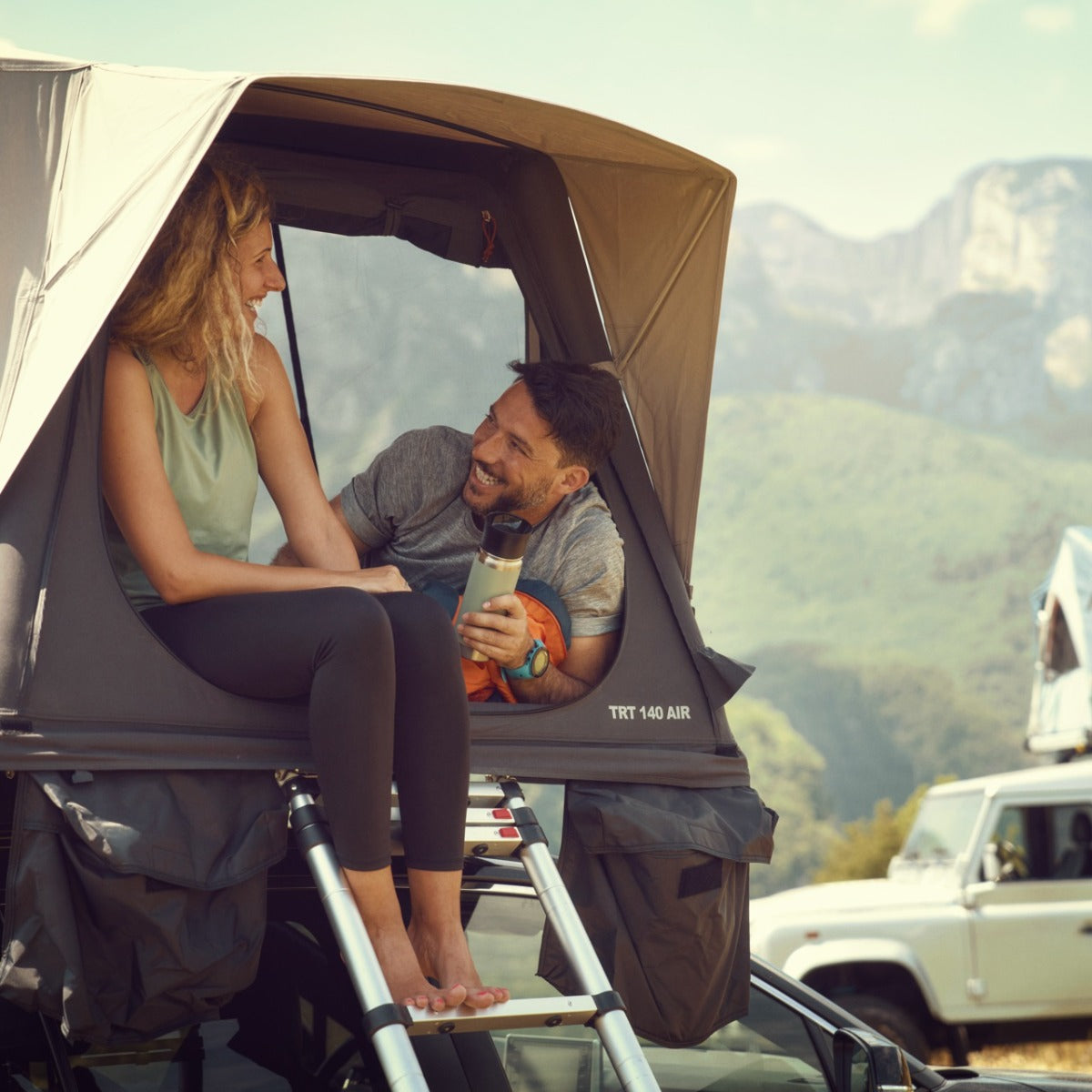 Dometic TRT 140 AIR Inflatable Rooftop Tent