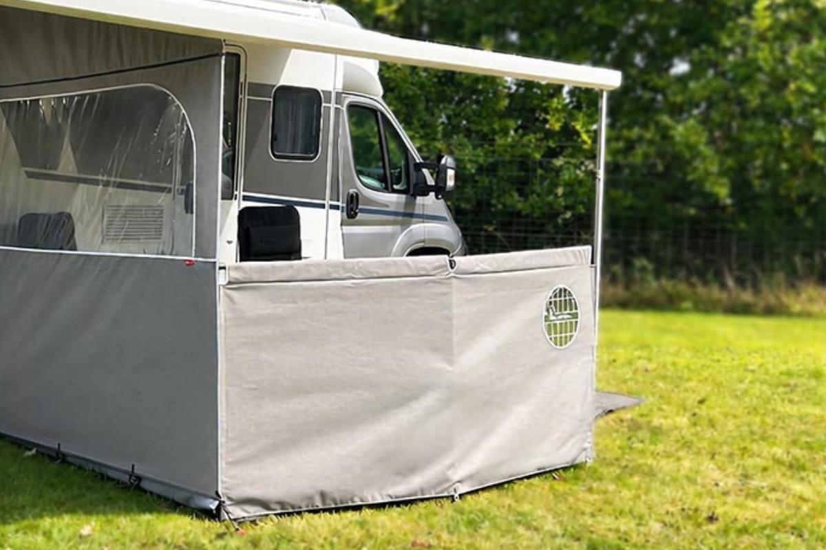 Isabella Fellow Windbreak