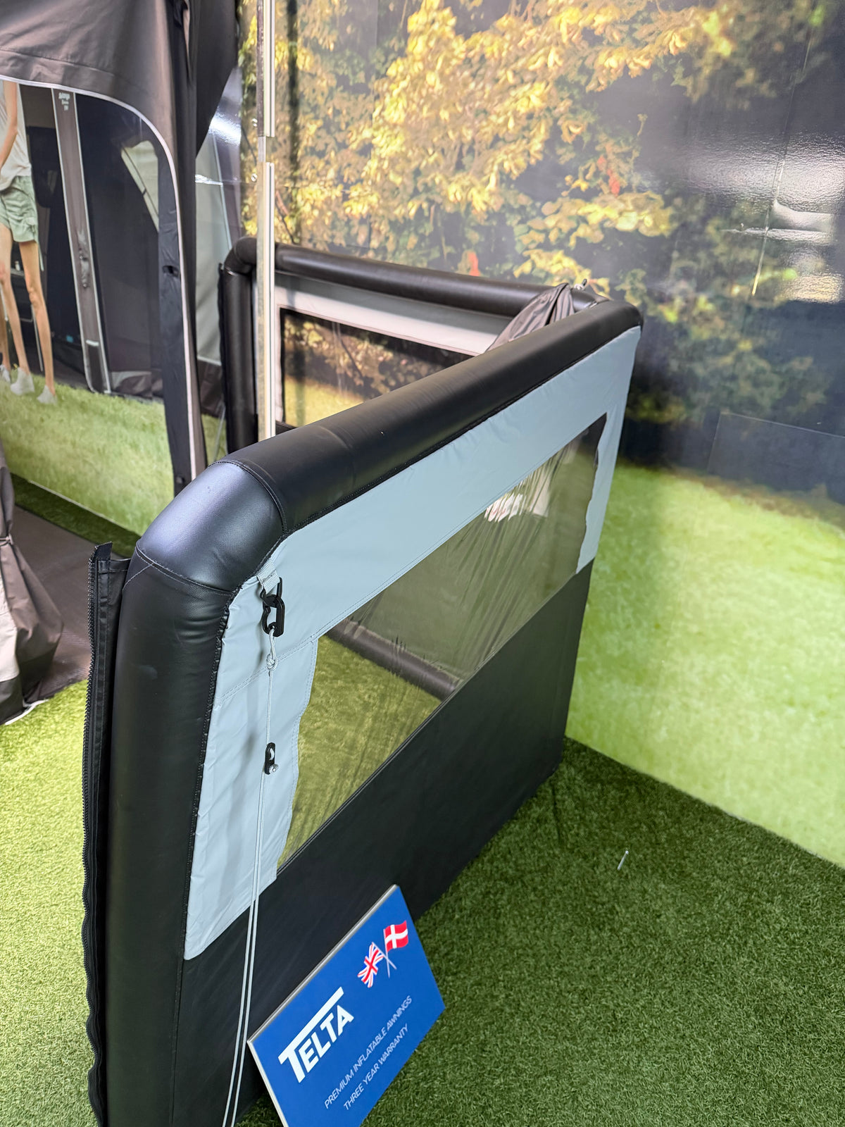 Telta Rock 2-Panel Inflatable Windbreak (Ex Demo)