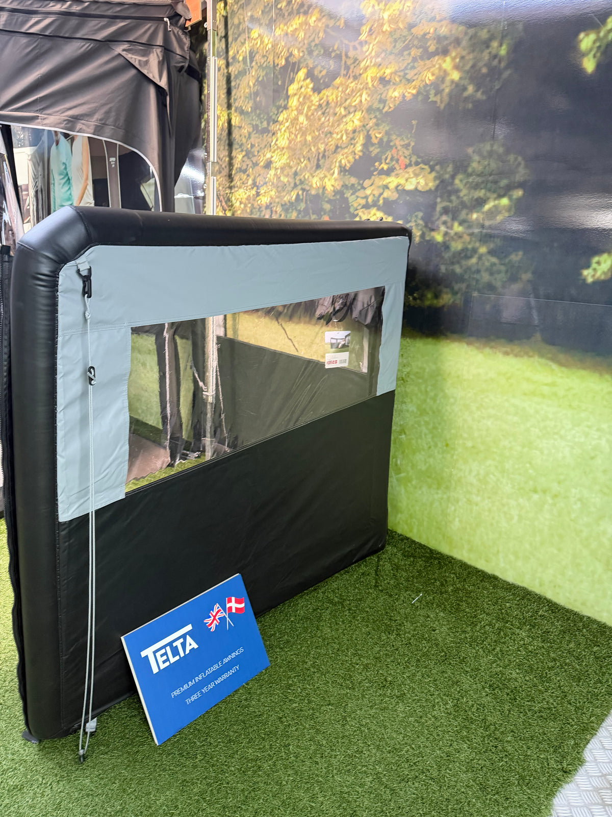 Telta Rock 2-Panel Inflatable Windbreak (Ex Demo)