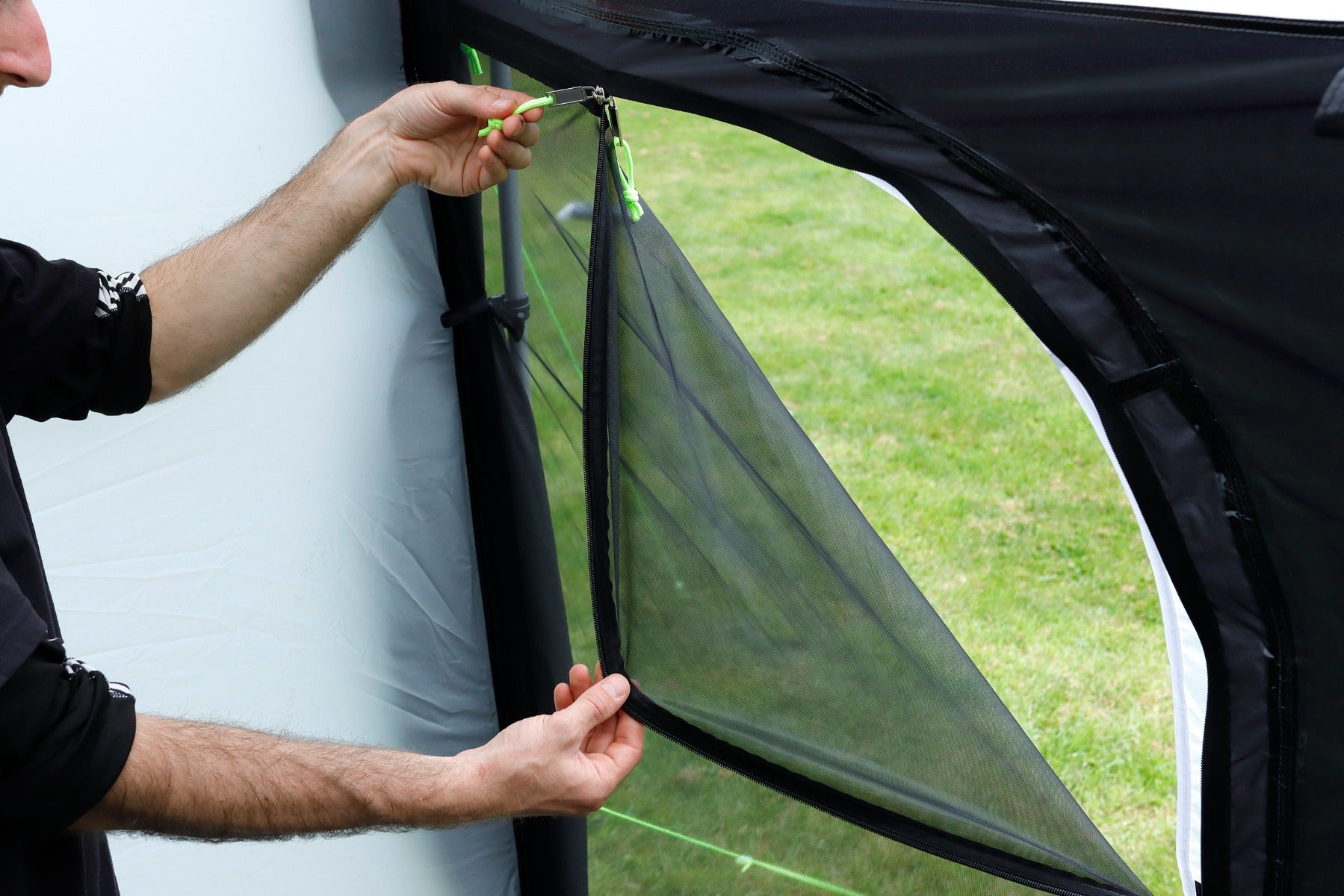 Leisurewize Mercury 350 Poled Tall Drive Away Awning