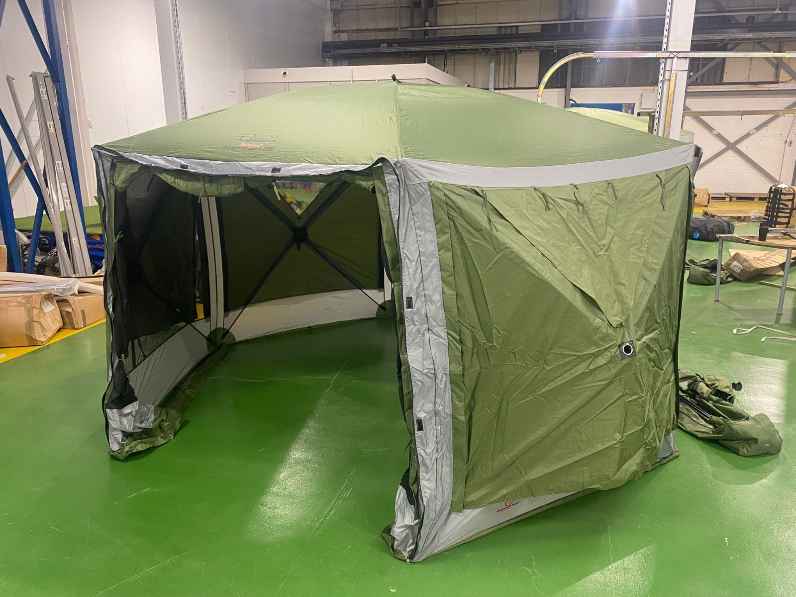 Quest Leisure Screen House 6 Pro (Used)