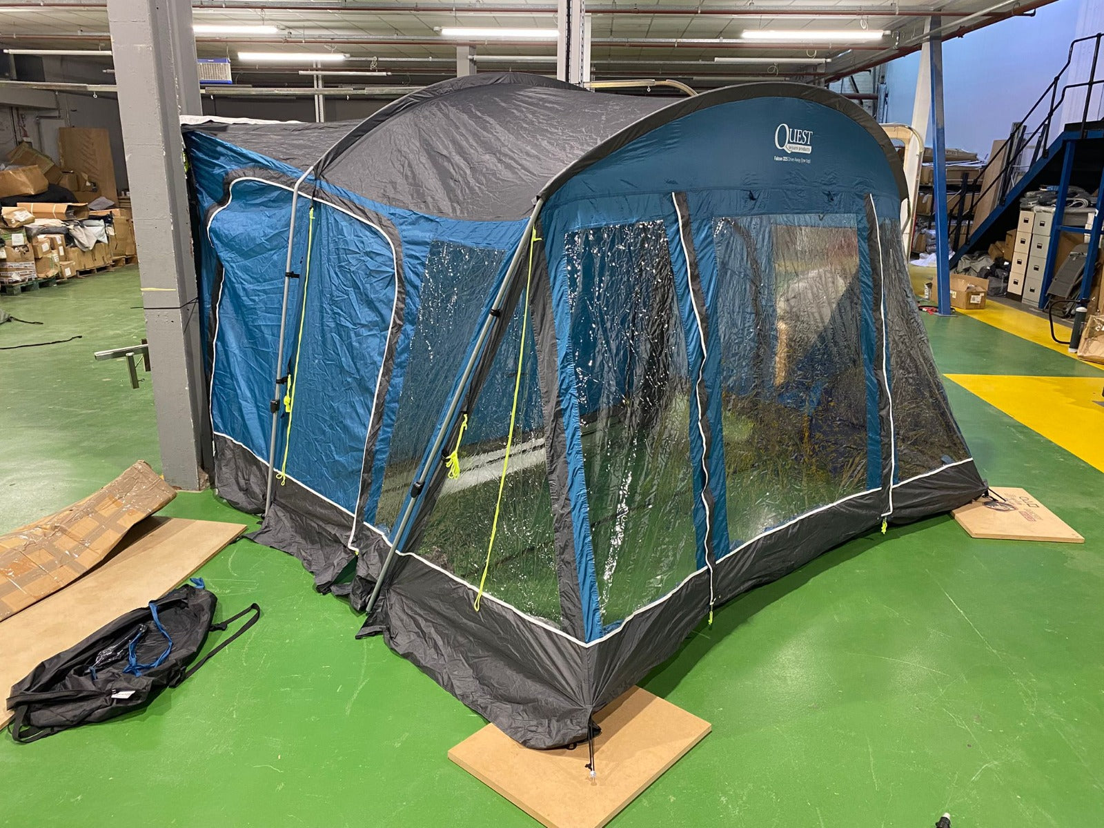 Quest Leisure Falcon 325 Low Driveaway Awning (Used)