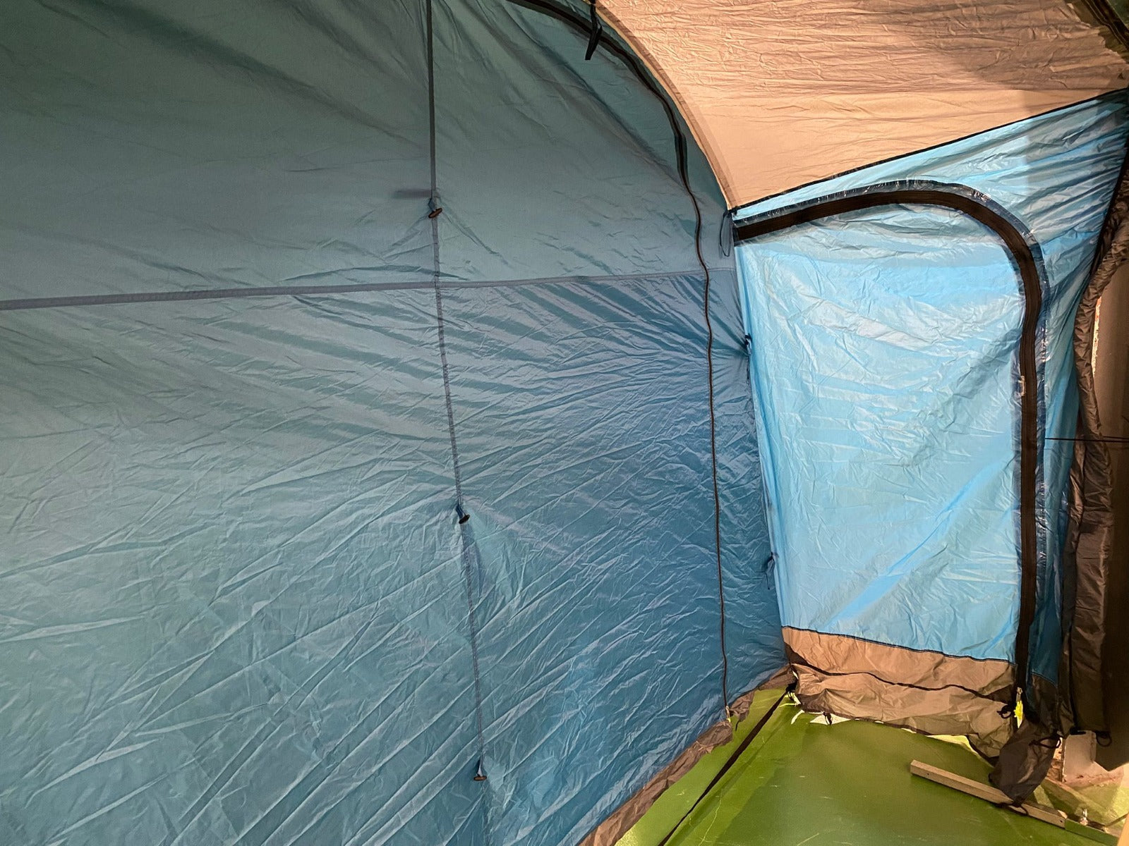 Quest Leisure Falcon 325 Low Driveaway Awning (Used)