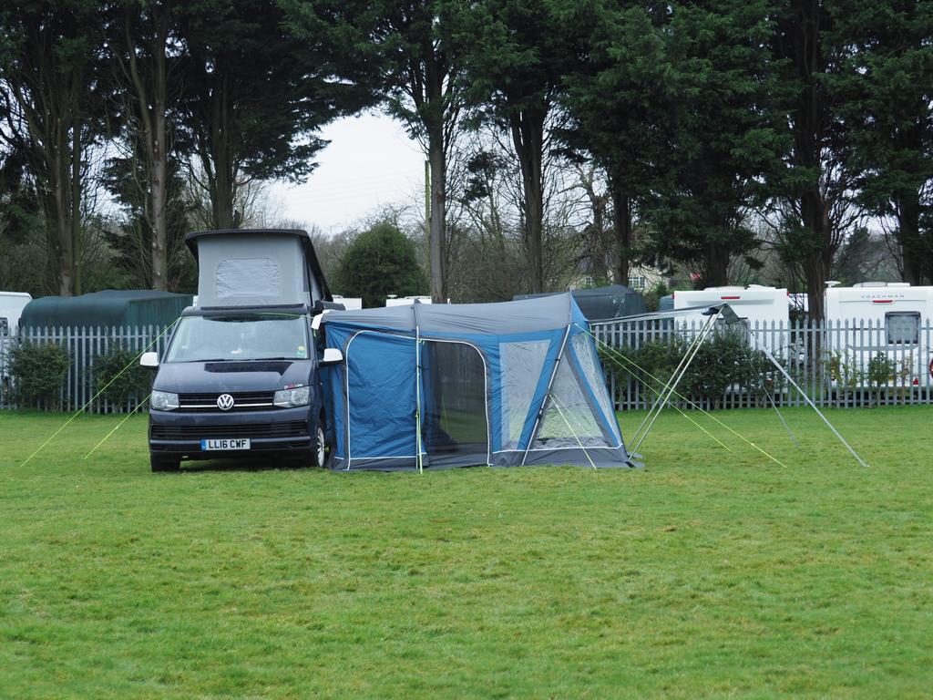 Quest Leisure Falcon 325 Low Drive Away Awning