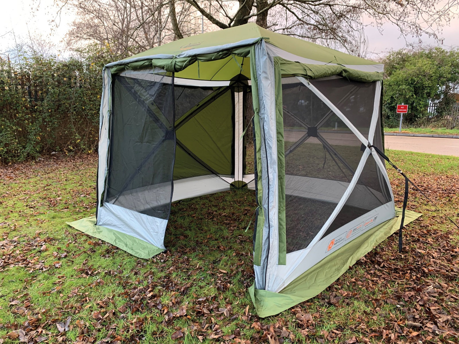 Quest Leisure Instant Screen House 4 Pro