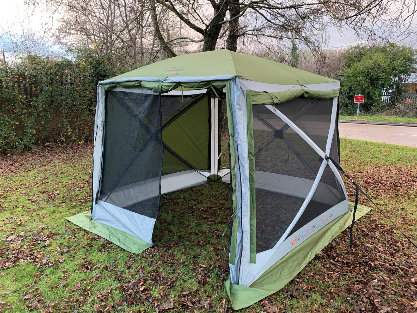 Quest Leisure Instant Screen House 4 Pro