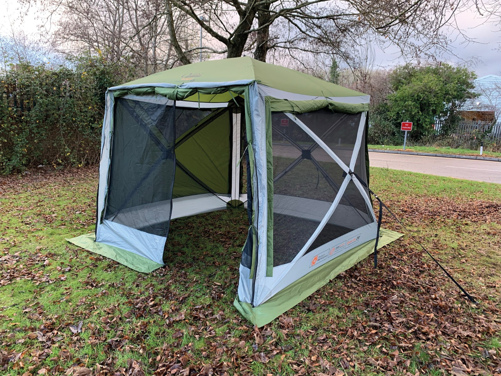 Quest Leisure Instant Screen House 4 Pro