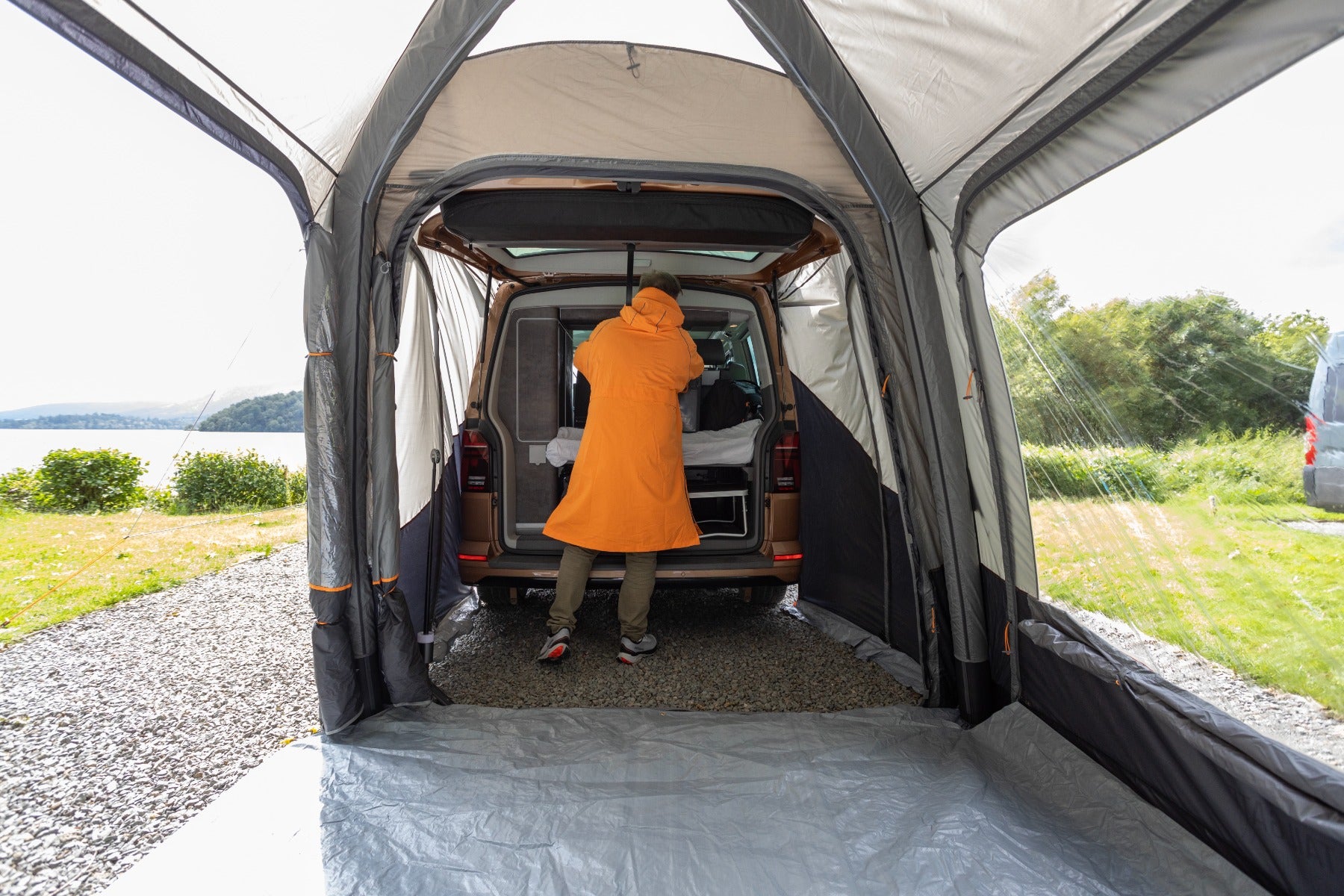 Vango Tailgate Airhub II Low Inflatable Driveaway Awning